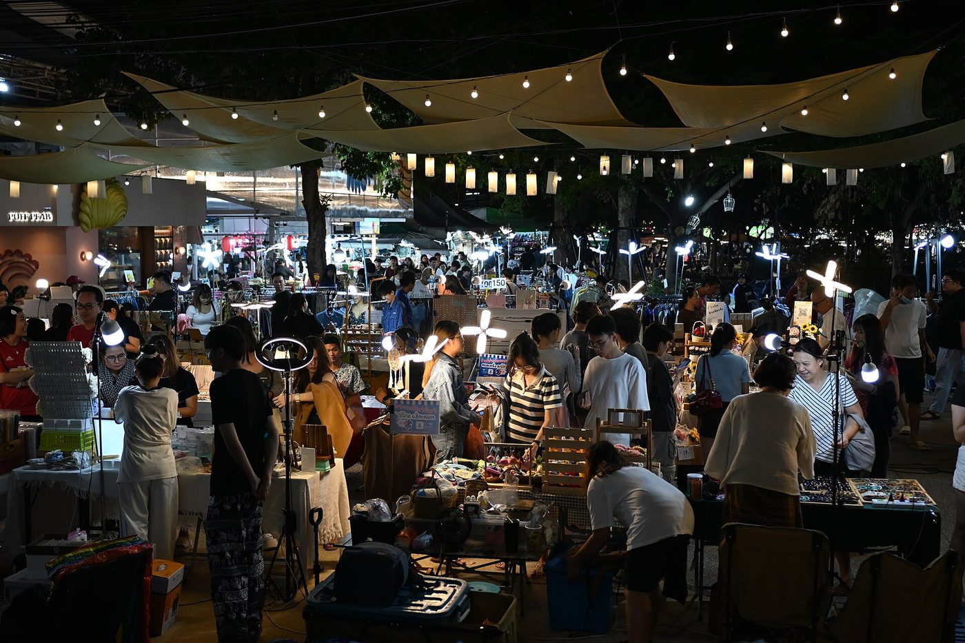 Makers Market Local Artist Fair at First Street Napa