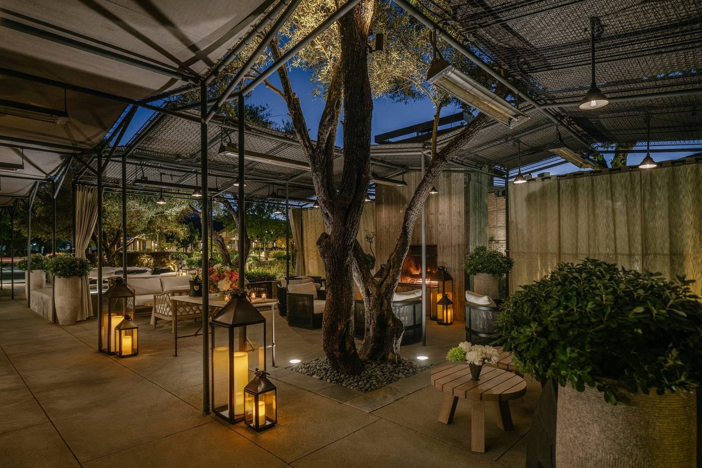 Live Music Fridays at RO Restaurant & Lounge