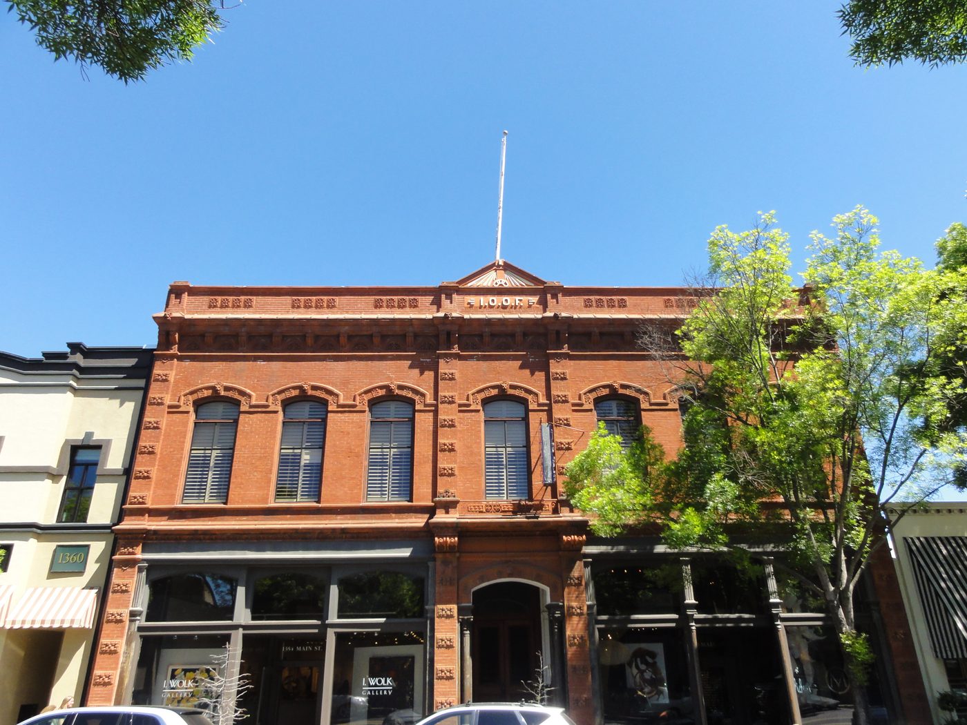 St. Helena Sidewalk Sale at Historic Shopping District